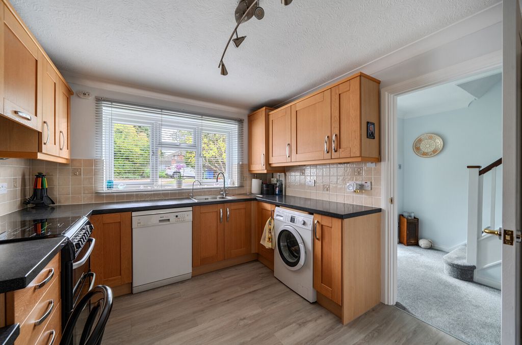 Property photo 3 of 20 1371313-14-6909Ed...