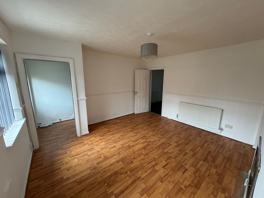 Property photo 2 of 11 Living Room