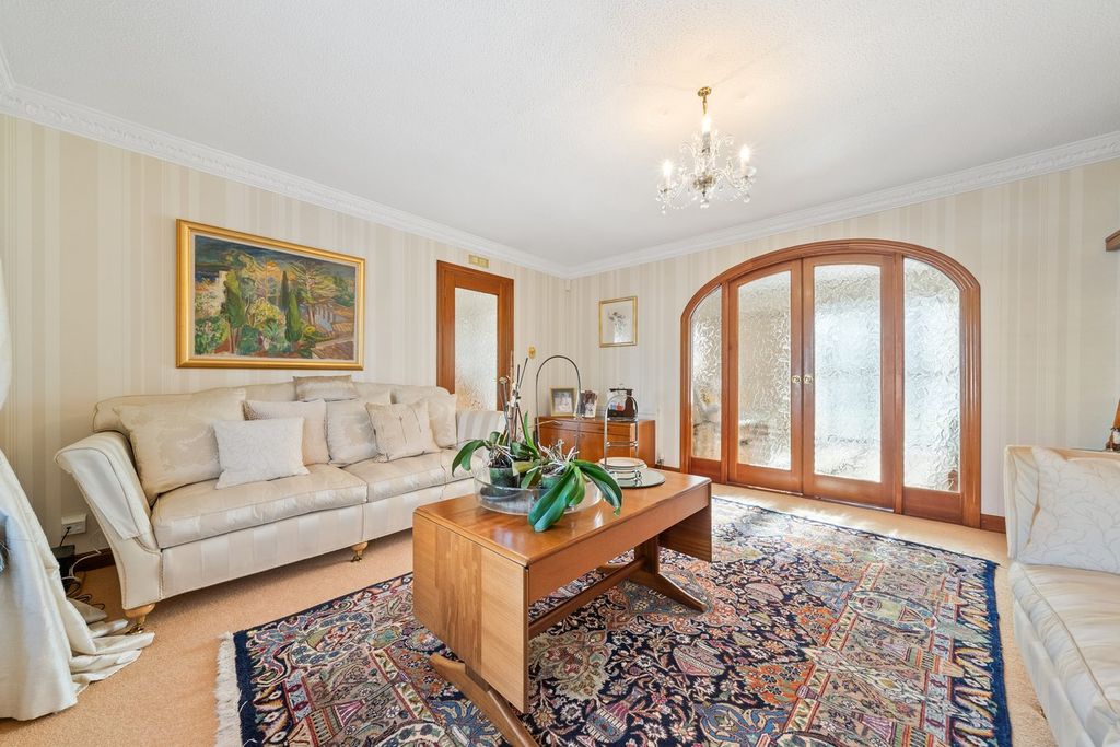 Property photo 2 of 29