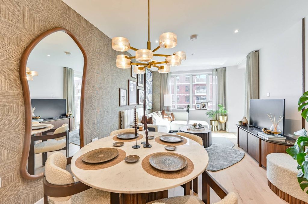 Property photo 1 of 28