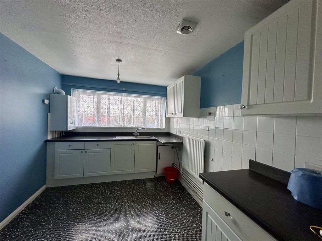 Property photo 2 of 9 Tempimagedhb9Qm.Jpg