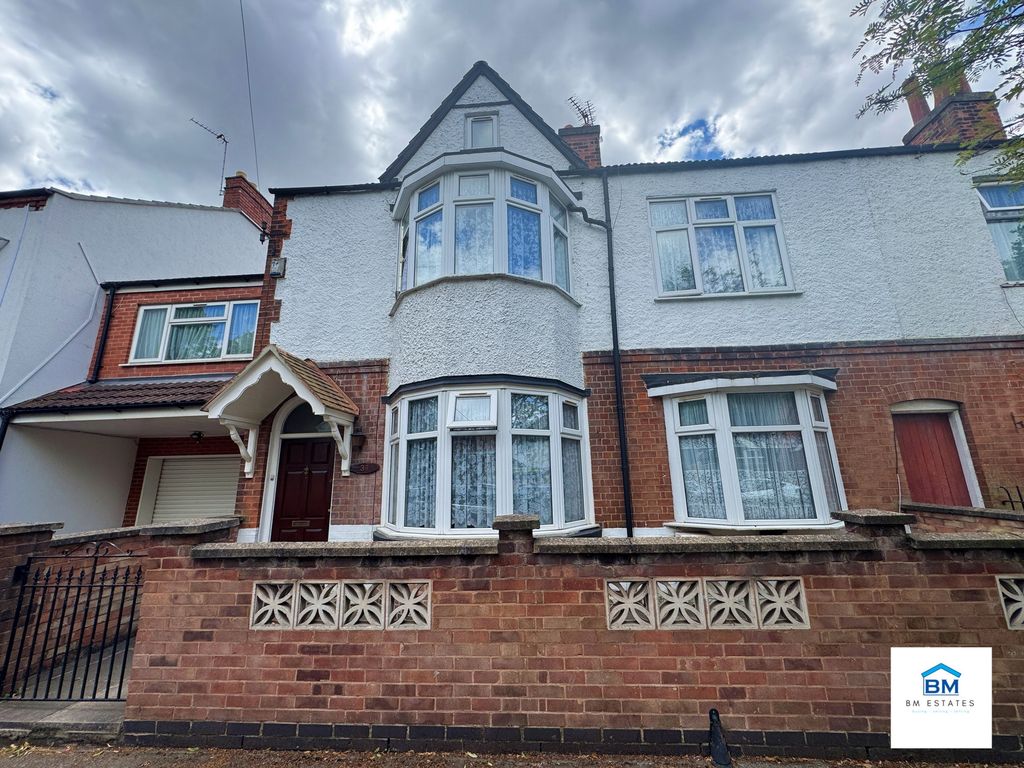 Property photo 1 of 17 Front