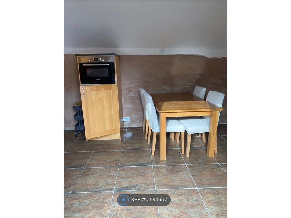 Property photo 3 of 17 Dining Area