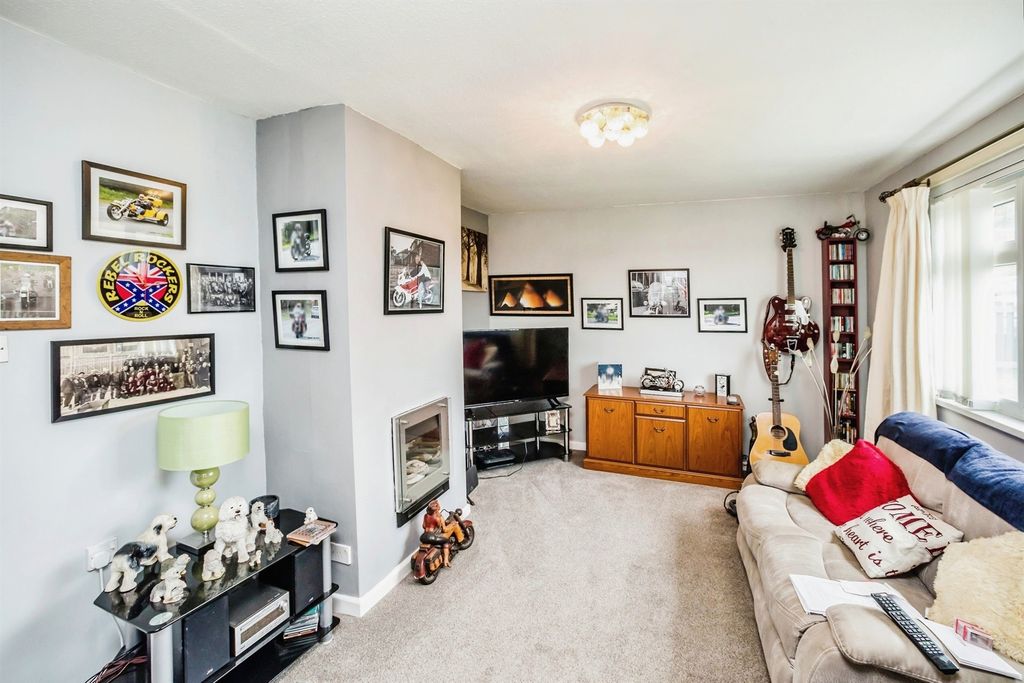 Property photo 3 of 14