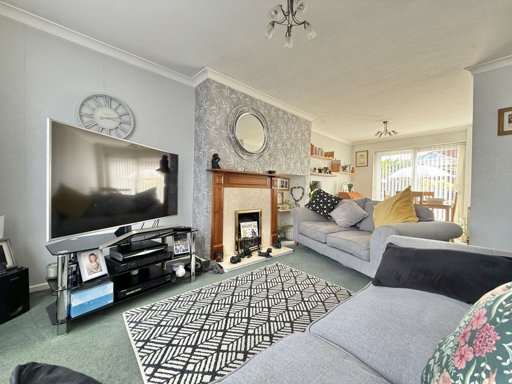 Property photo 2 of 12 Photo 6