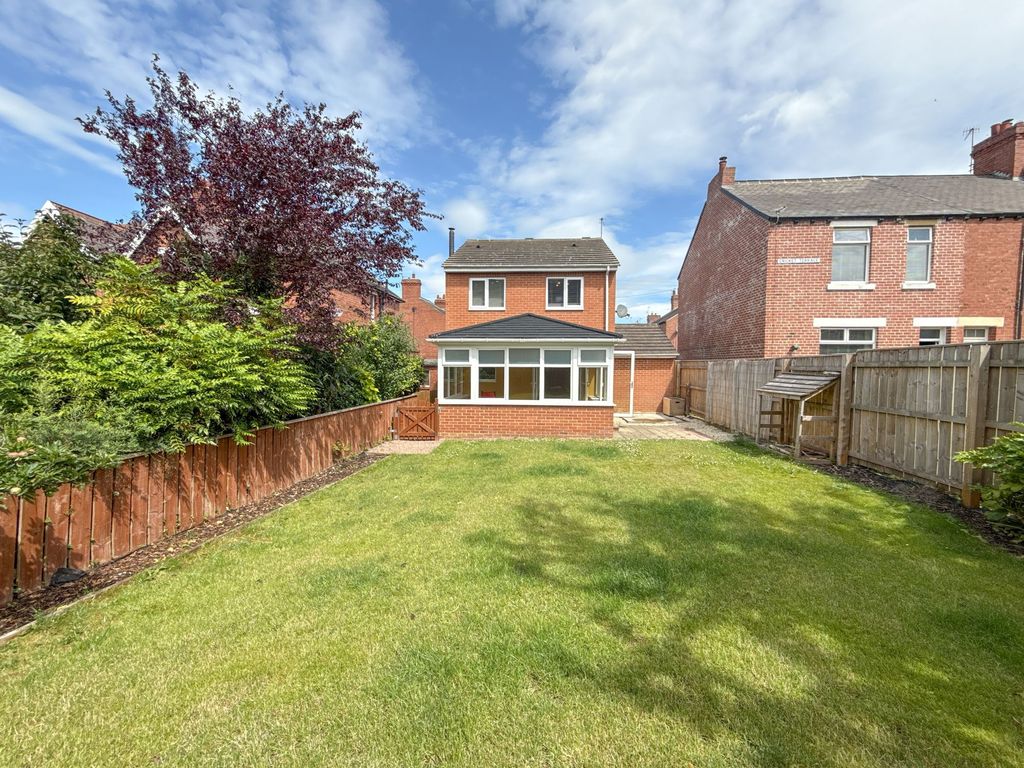 Property photo 1 of 11 External