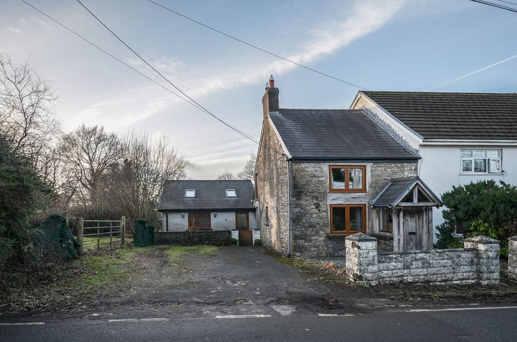 Property photo 3 of 35