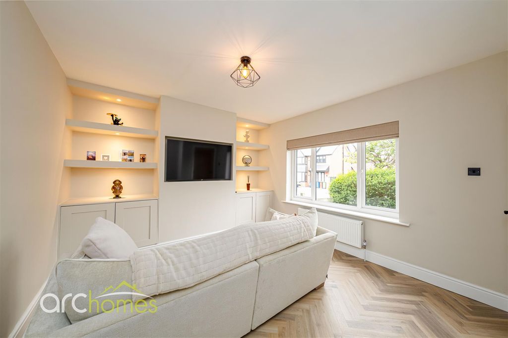 Property photo 2 of 22 Lambeth-1.Jpg