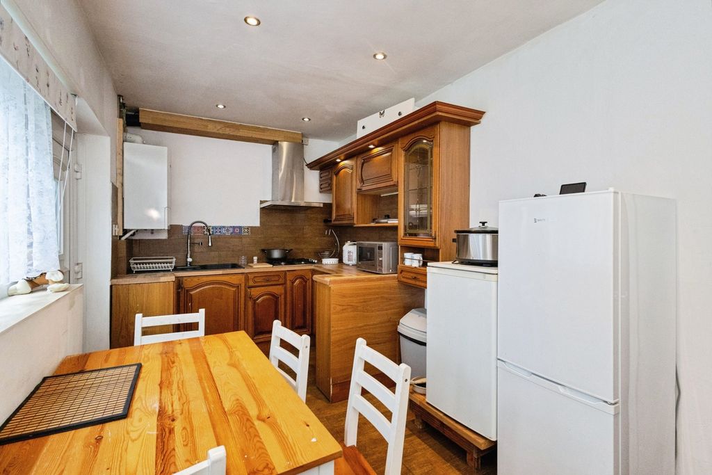 Property photo 3 of 23 Pbox-Img.Jpg