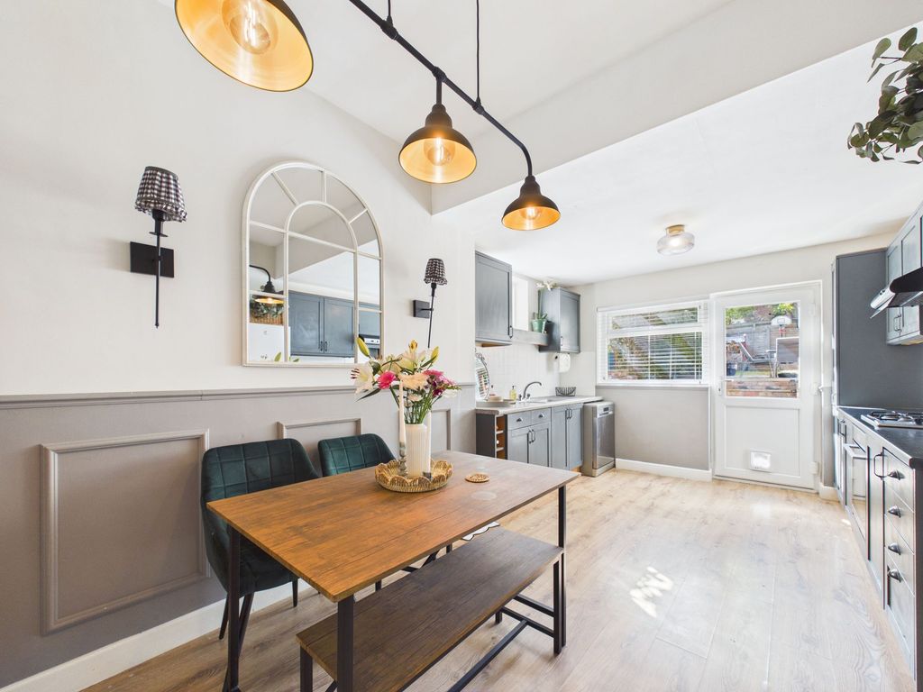 Property photo 2 of 18 Dining Kitchen