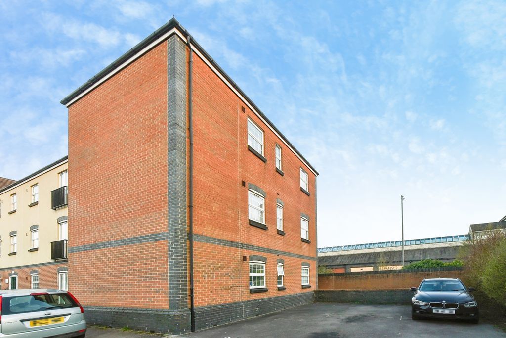 Property photo 3 of 20