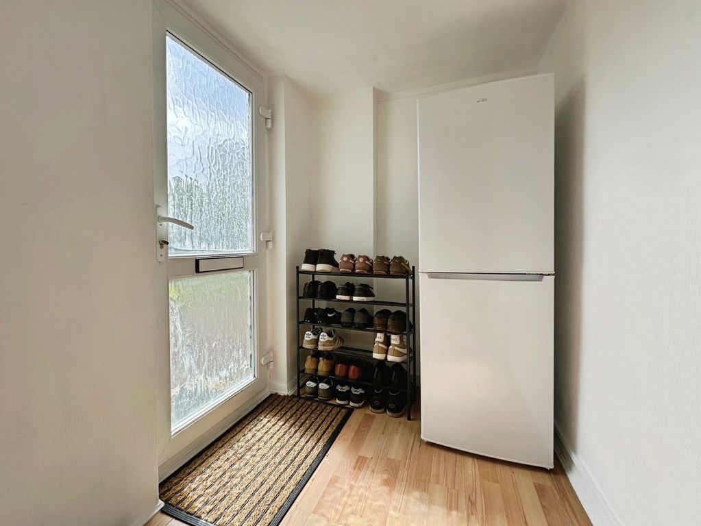 Property photo 2 of 25