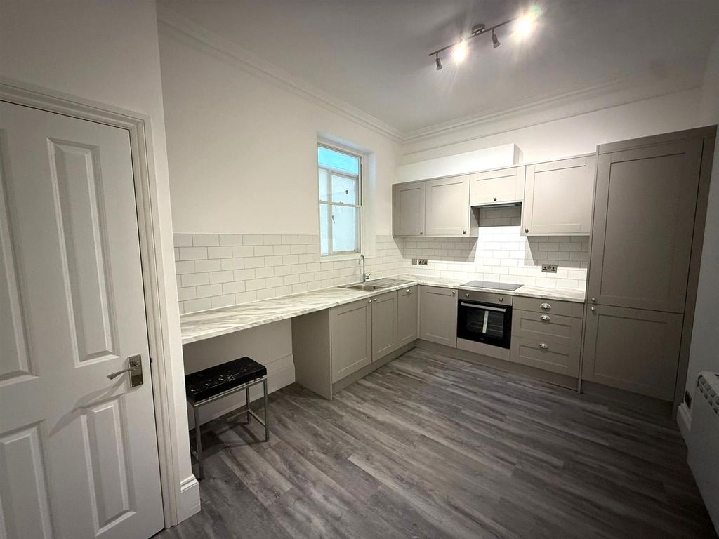 Property photo 1 of 4 Kitchen