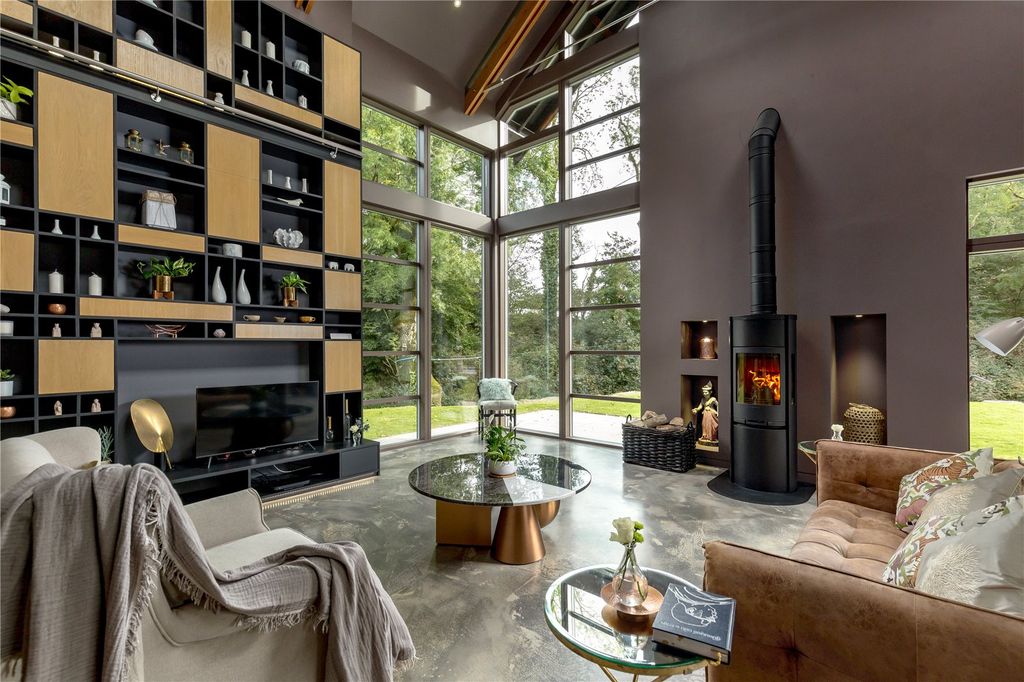 Property photo 1 of 20 Living Area