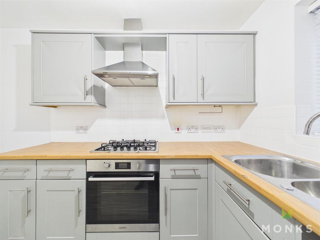 Property photo 3 of 15 Cam01420G0-Pr0833-Still022.Jpg