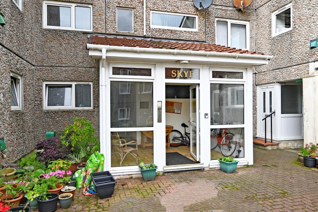 Property photo 2 of 23 5179622