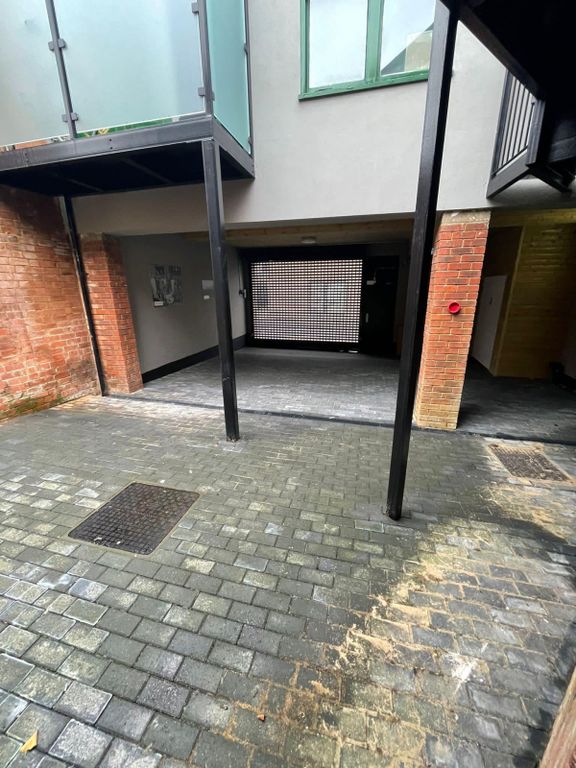 Property photo 3 of 6 Gallery