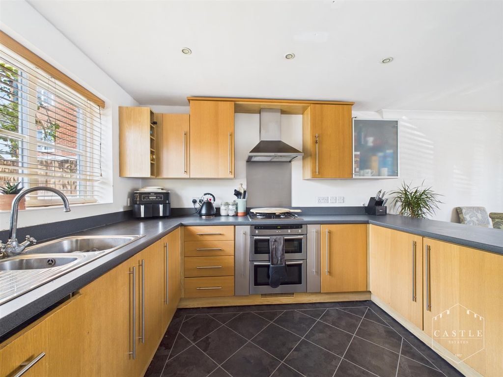 Property photo 2 of 13 Dining Kitchen