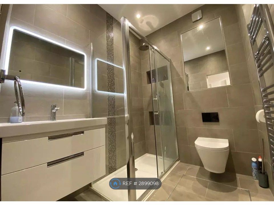 Property photo 3 of 7 Bathroom