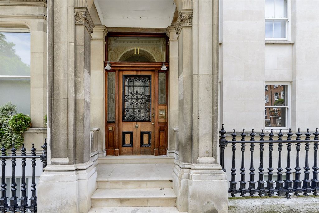Property photo 1 of 19 Entrance