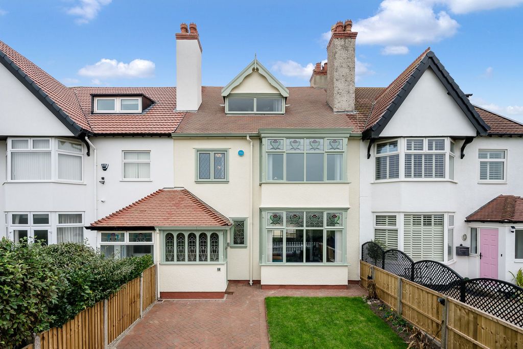 Property photo 2 of 41