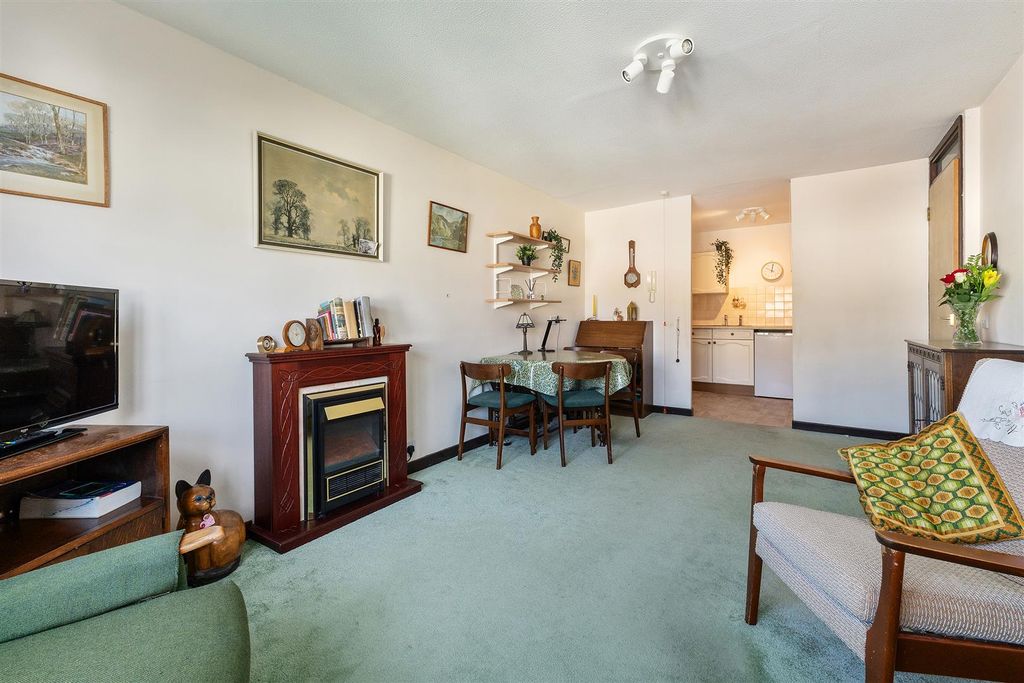 Property photo 2 of 10