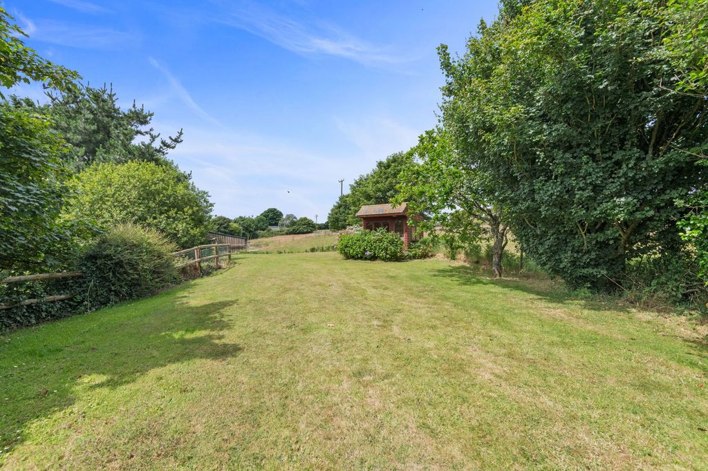 Property photo 2 of 21