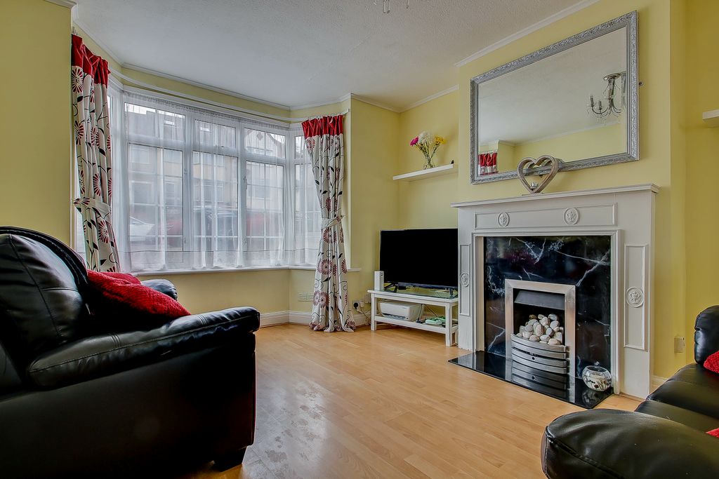 Property photo 2 of 14