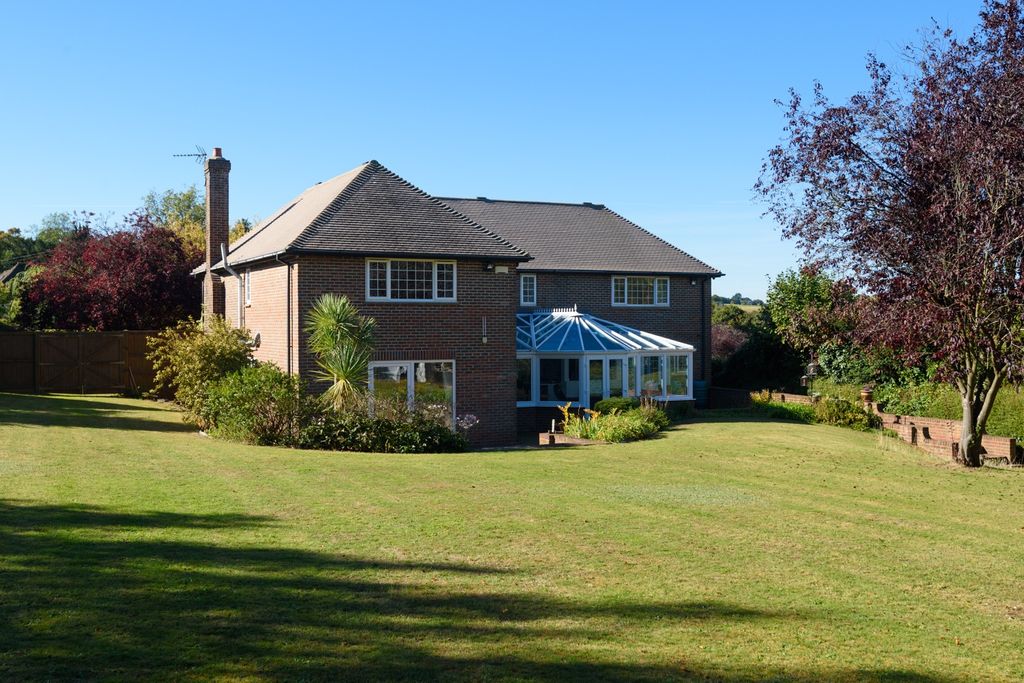 Property photo 2 of 39 4526254