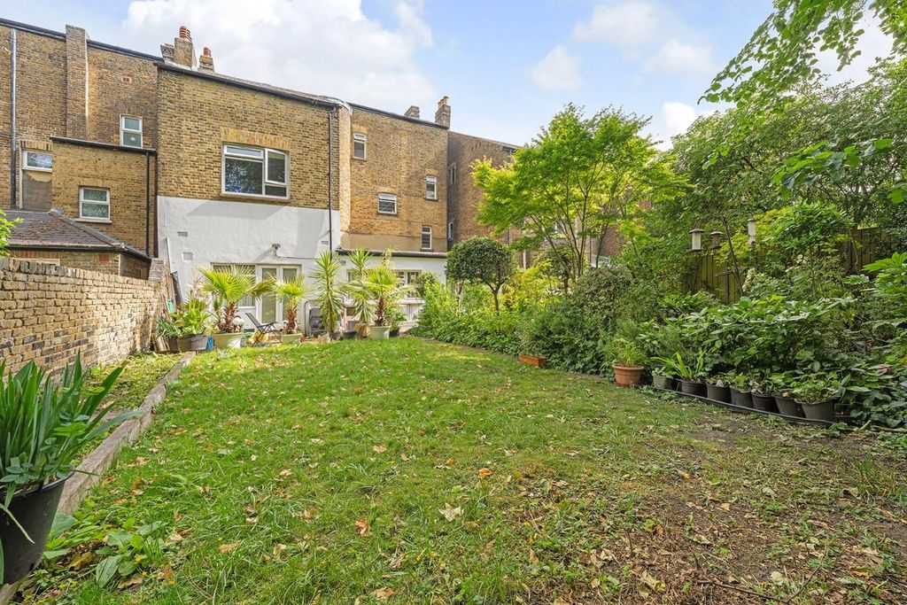 Property photo 3 of 11 Garden (2).Jpg