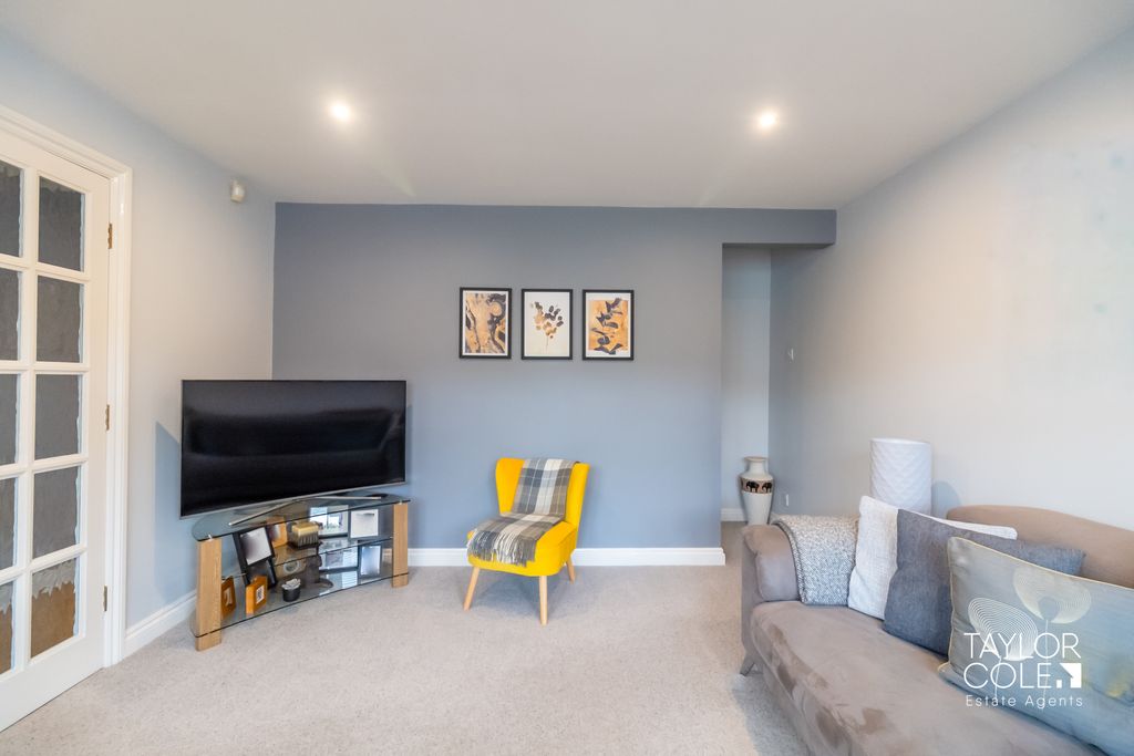 Property photo 3 of 31