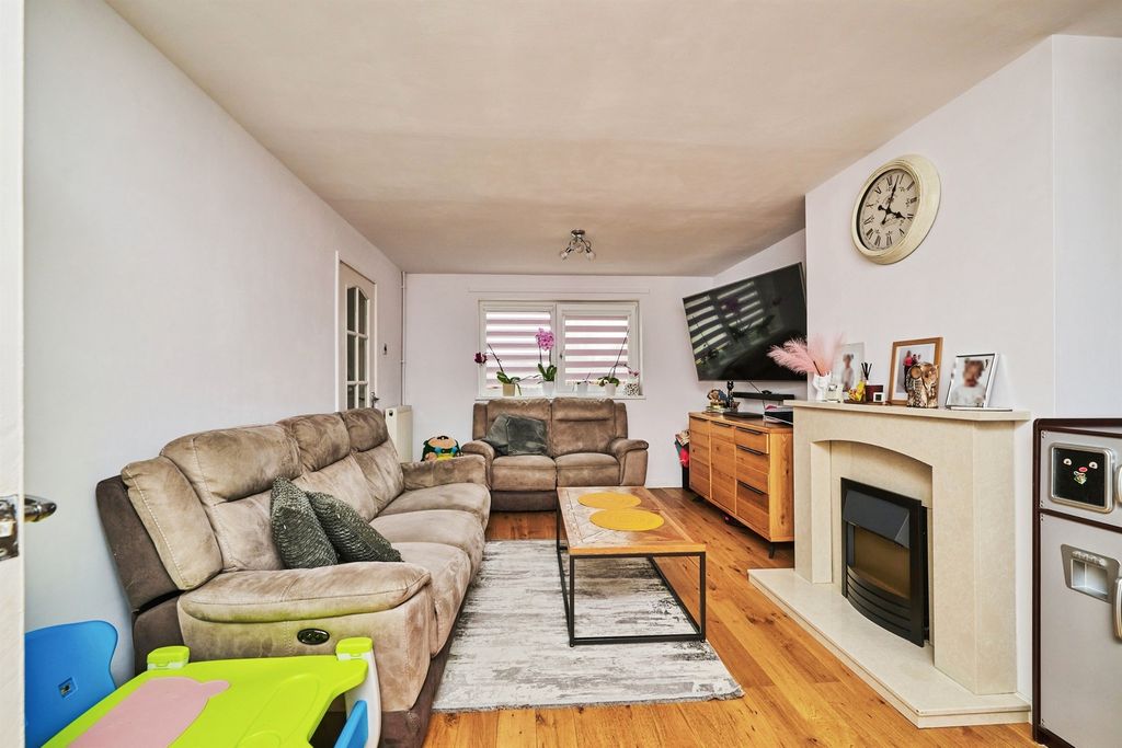 Property photo 2 of 14