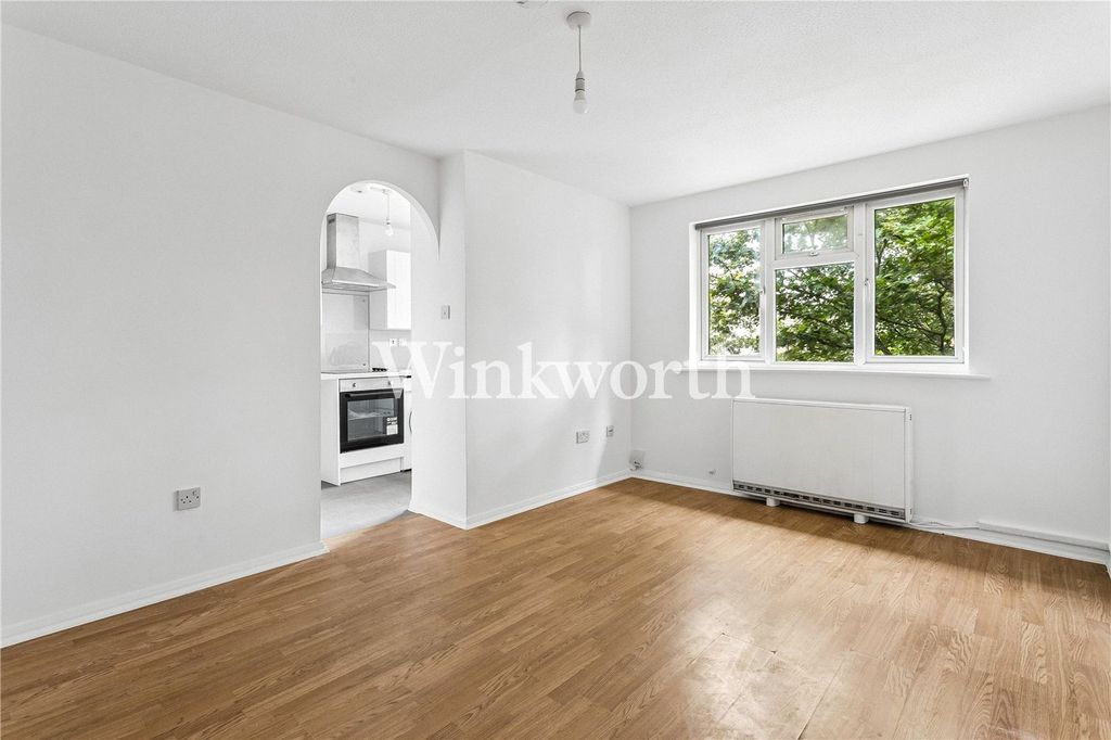 Property photo 2 of 15 Picture No. 04