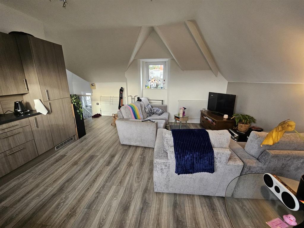 Property photo 1 of 16 1000052200.Jpg