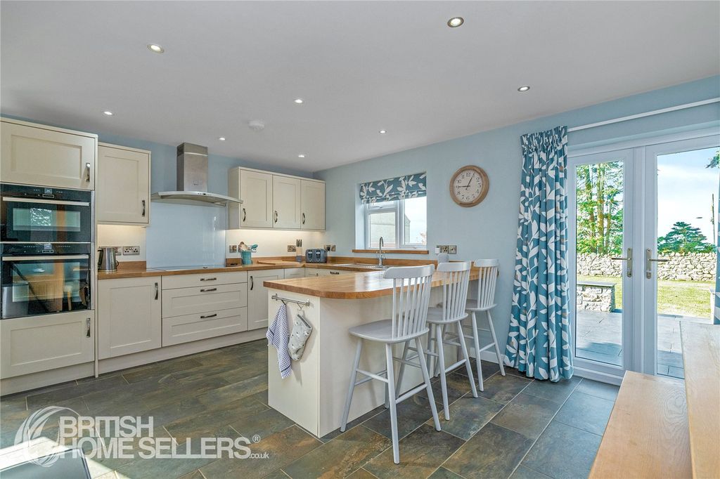 Property photo 2 of 18 Picture No. 22