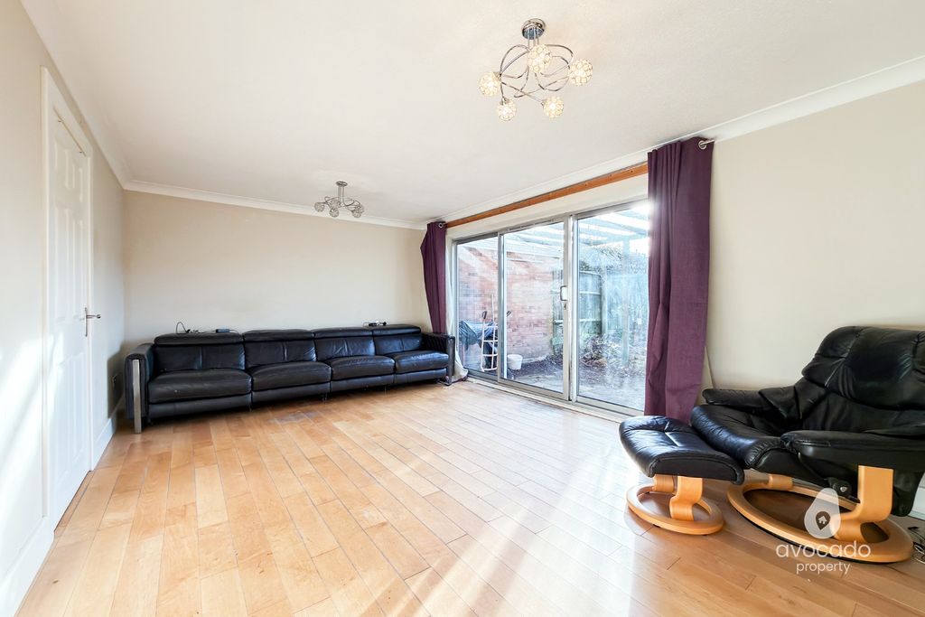 Property photo 2 of 12 4785365