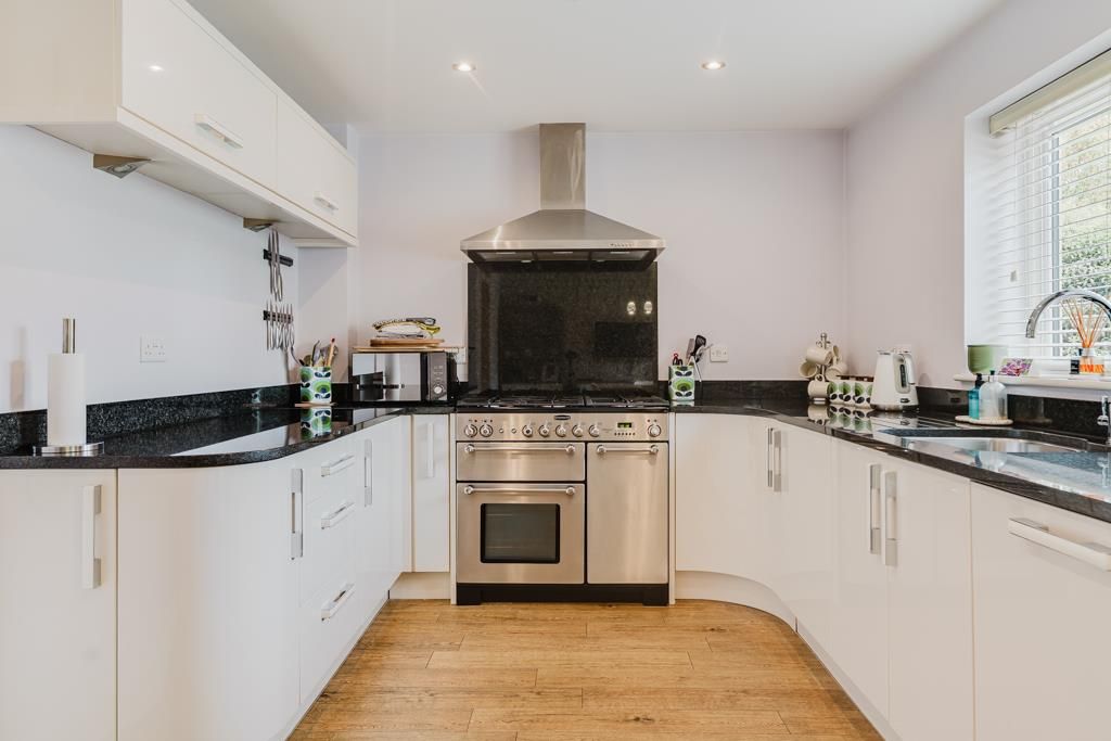 Property photo 3 of 33 18 Isemill Road, Burton Latimer (22 Of 33).Jpg