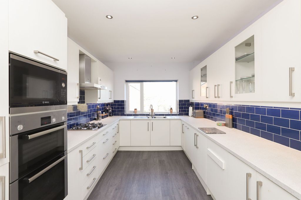 Property photo 2 of 15 Kitchen