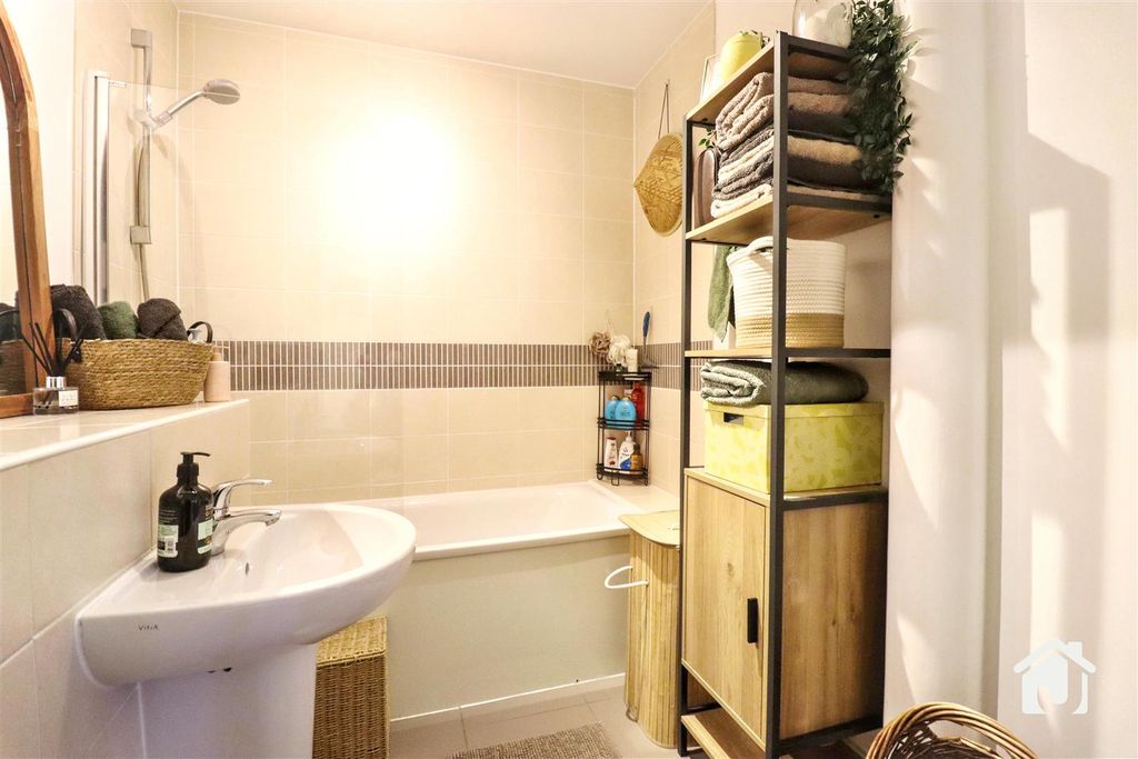 Additional image 16 of 2 bed flat for saleHooks Close, Anstey, Leicester LE7