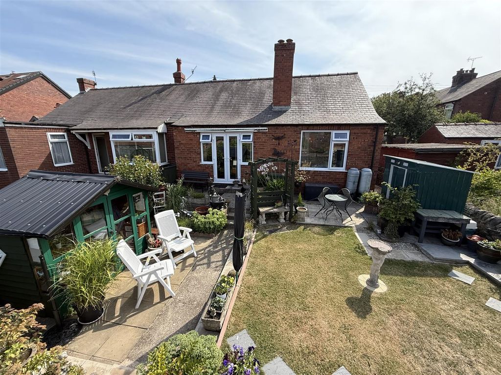 Property photo 2 of 15 Field Lane 20.Jpg