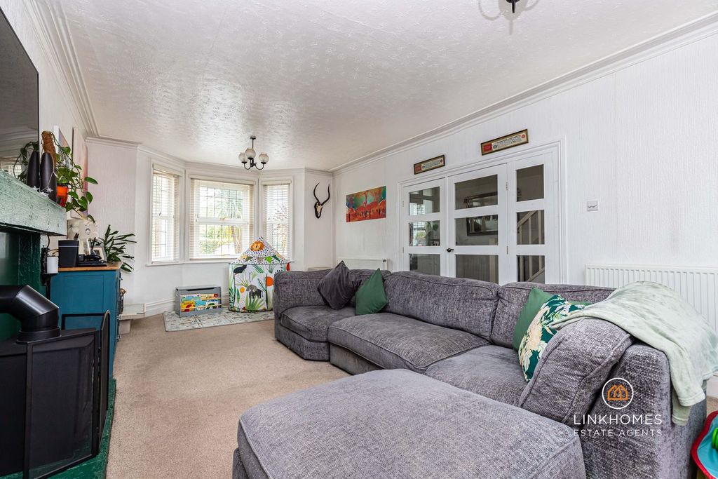 Property photo 3 of 29