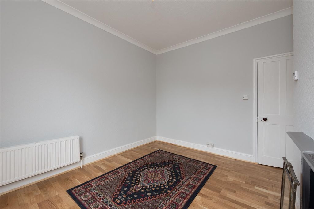 Property photo 3 of 12 Oxford Street, Whitstable