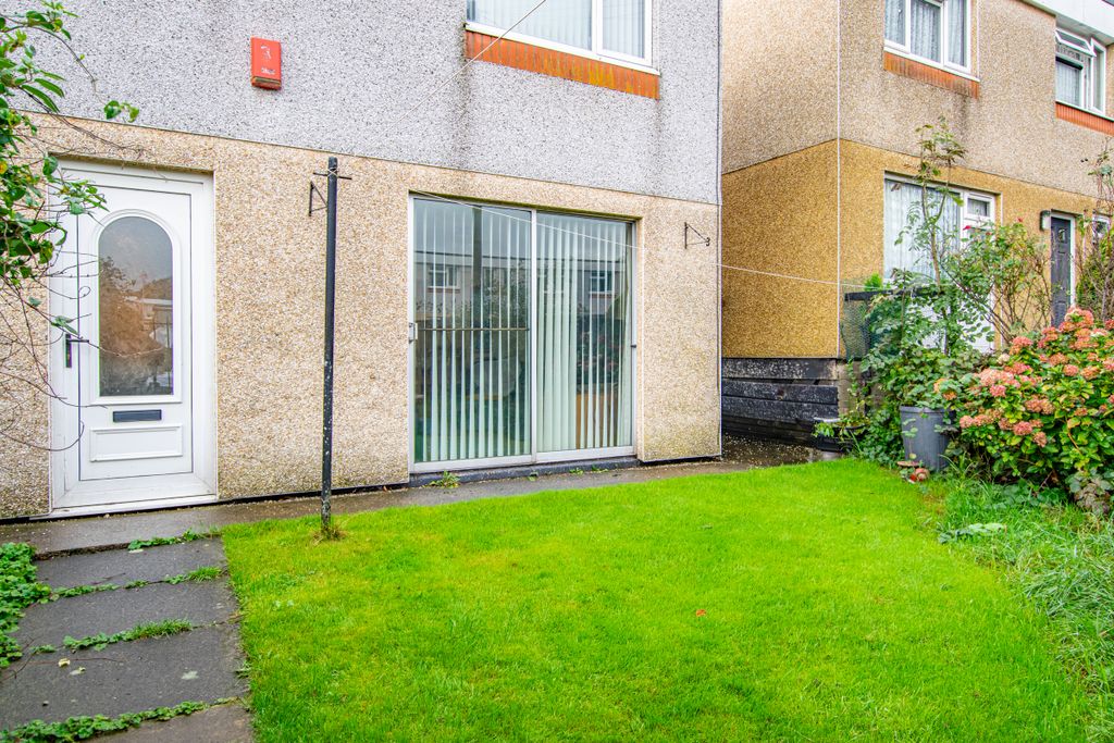 Property photo 3 of 20 Outside3