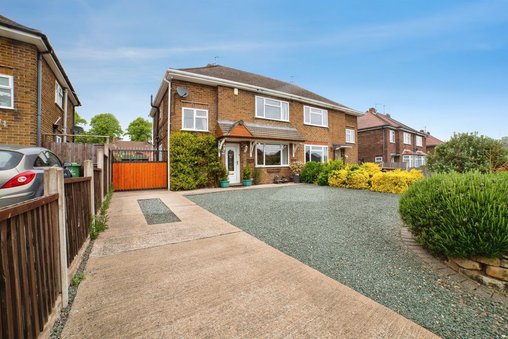 Property photo 2 of 33