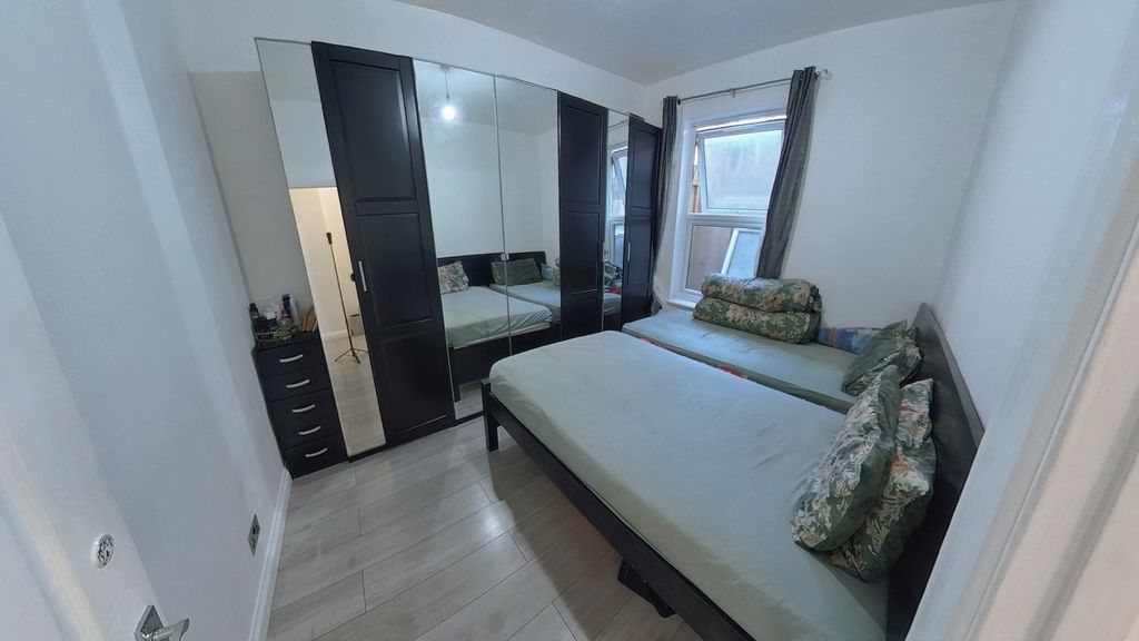 Property photo 2 of 36