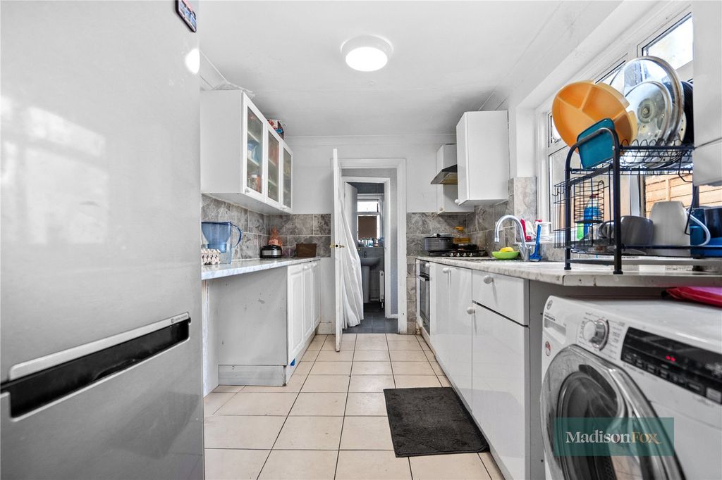 Property photo 3 of 18 Picture No. 23