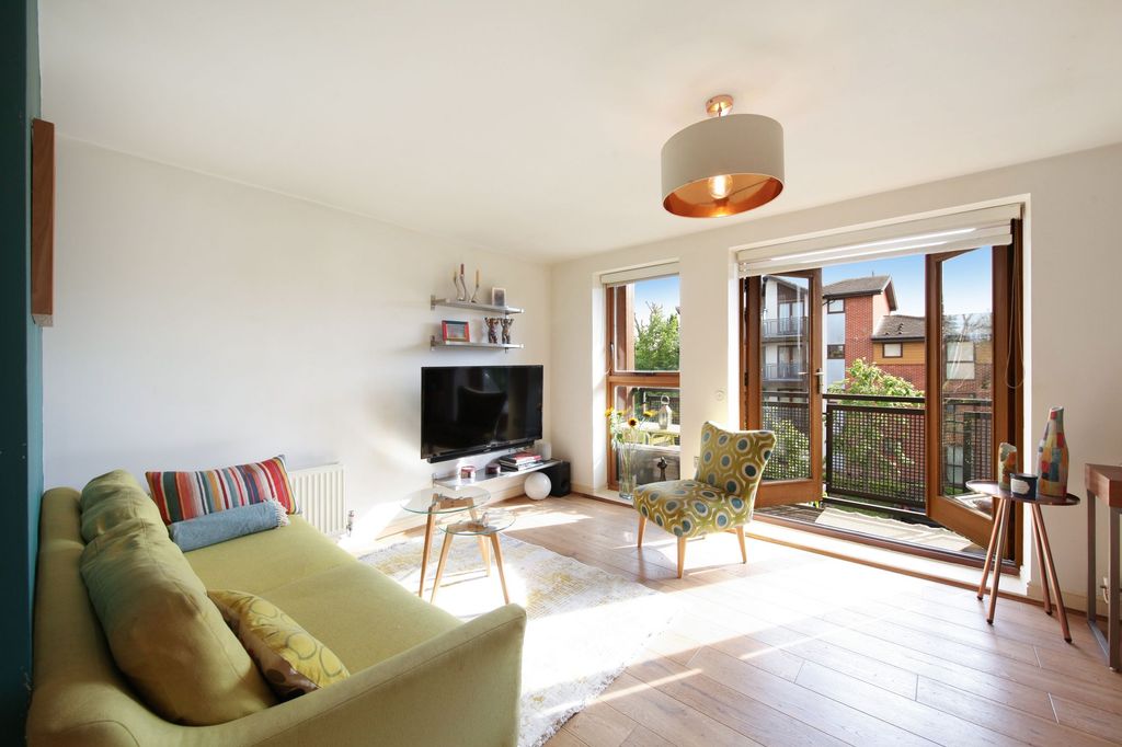 Property photo 1 of 13 Flat 39, Innerd Court - Cgalwb99Lpzooibsxxxk