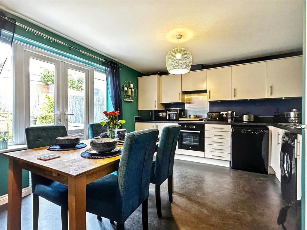 Property photo 2 of 29 Kitchen