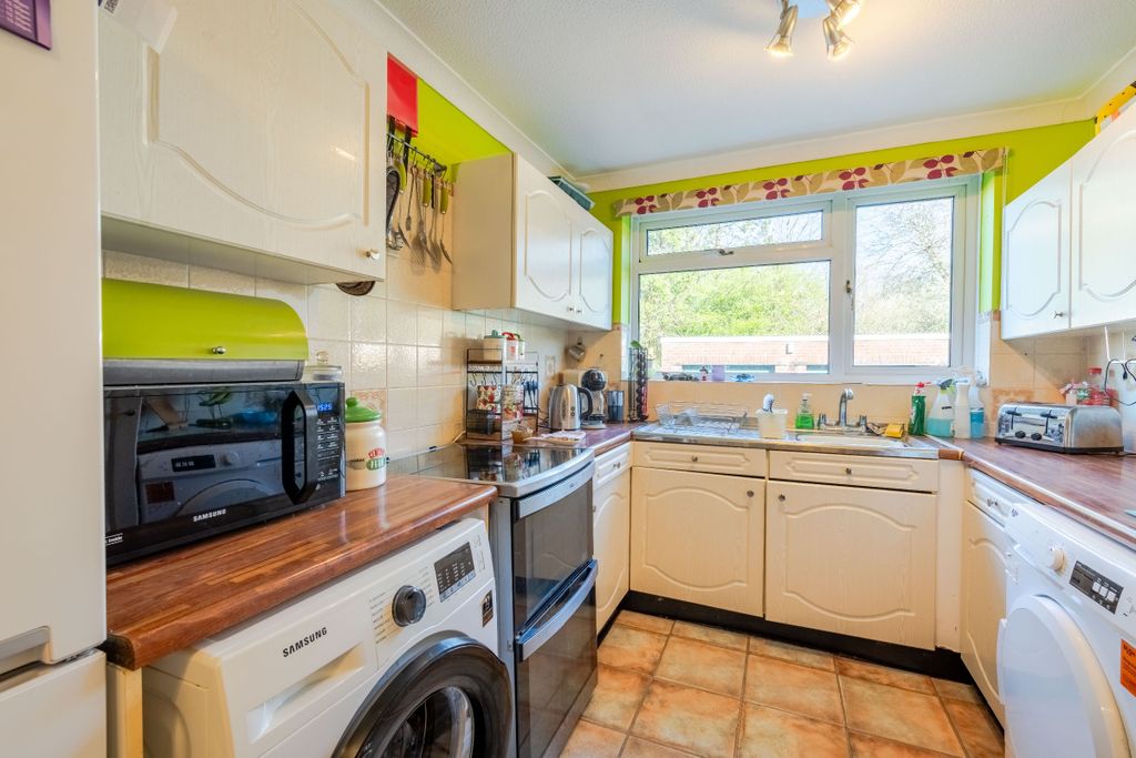 Property photo 3 of 11