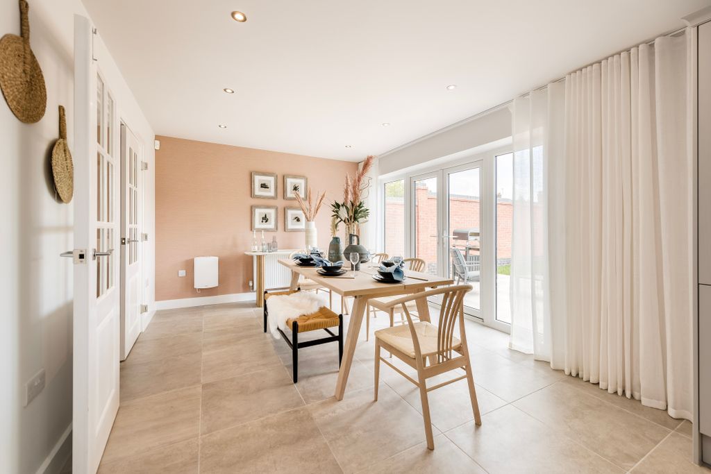 Property photo 3 of 12 Dining Room
